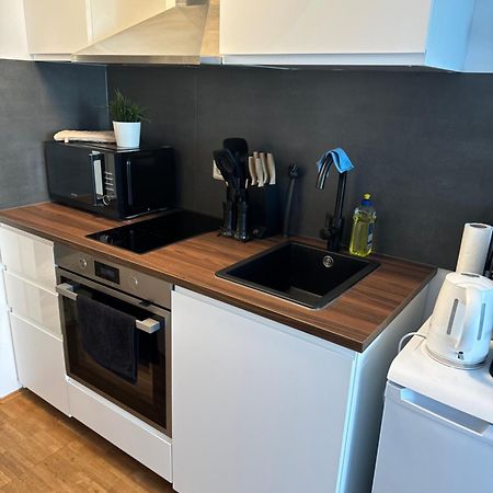 Moderne Ferienwohnung Mit Terrasse Wurzburg Bagian luar foto