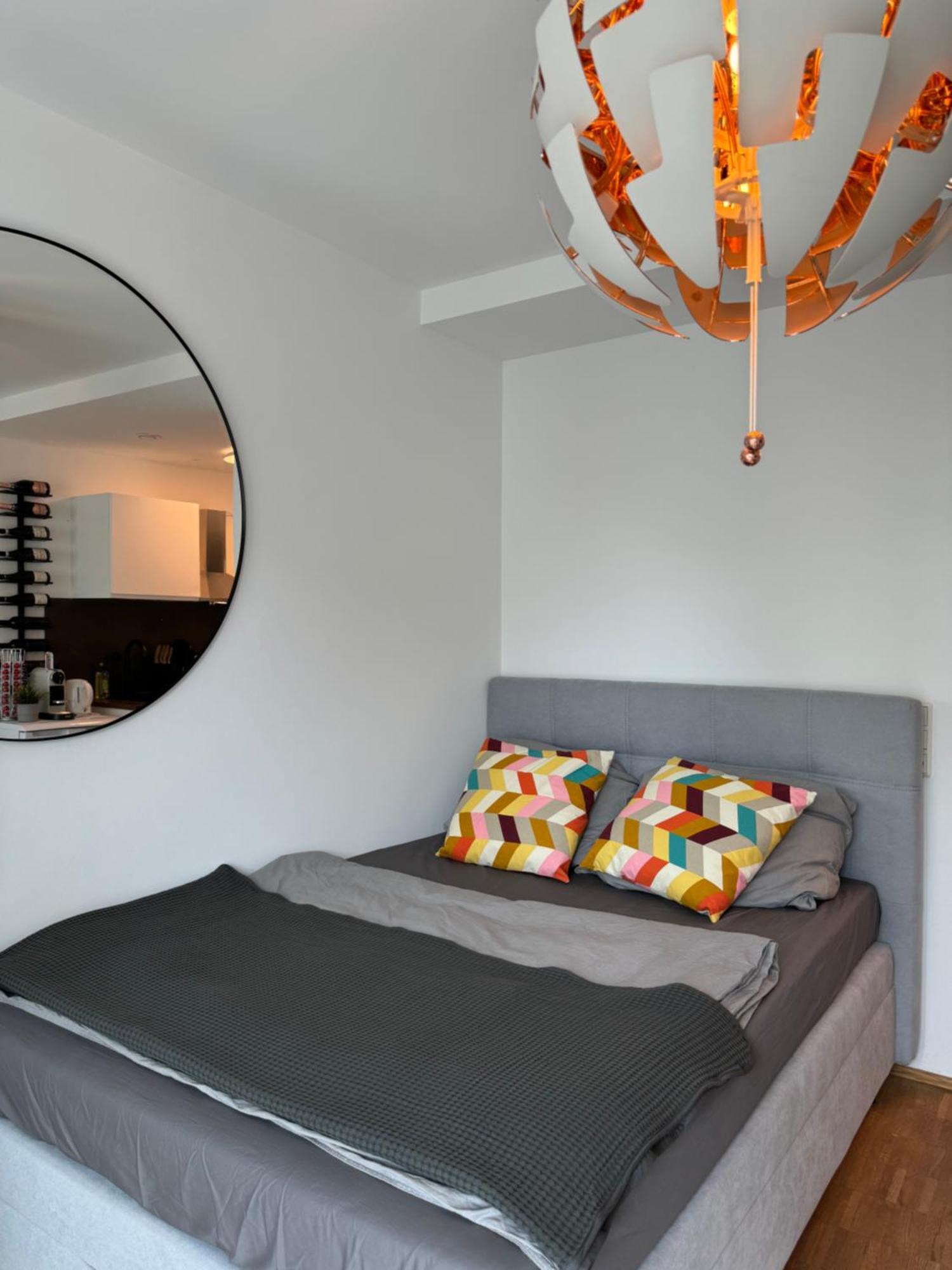 Moderne Ferienwohnung Mit Terrasse Wurzburg Bagian luar foto