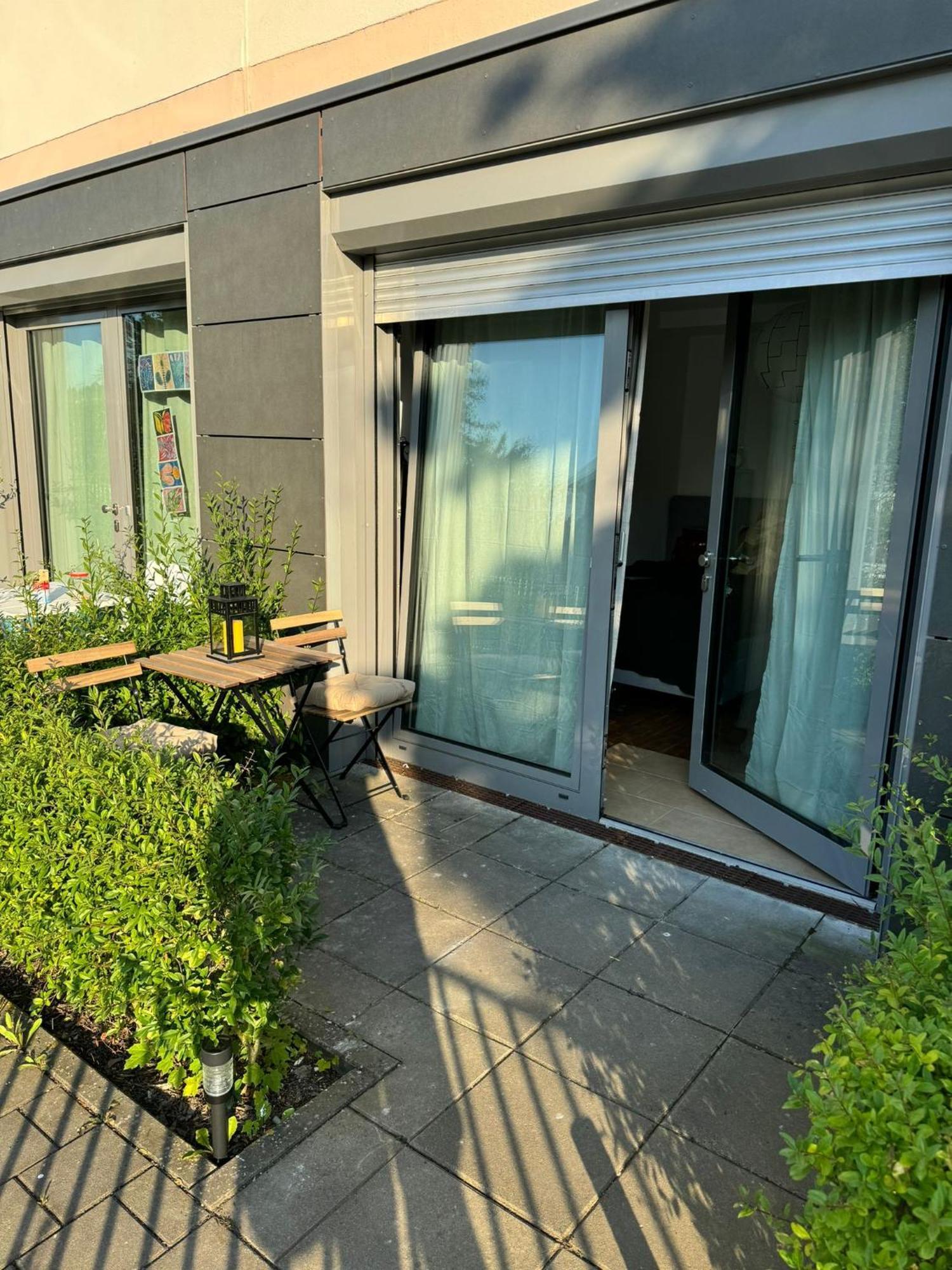 Moderne Ferienwohnung Mit Terrasse Wurzburg Bagian luar foto